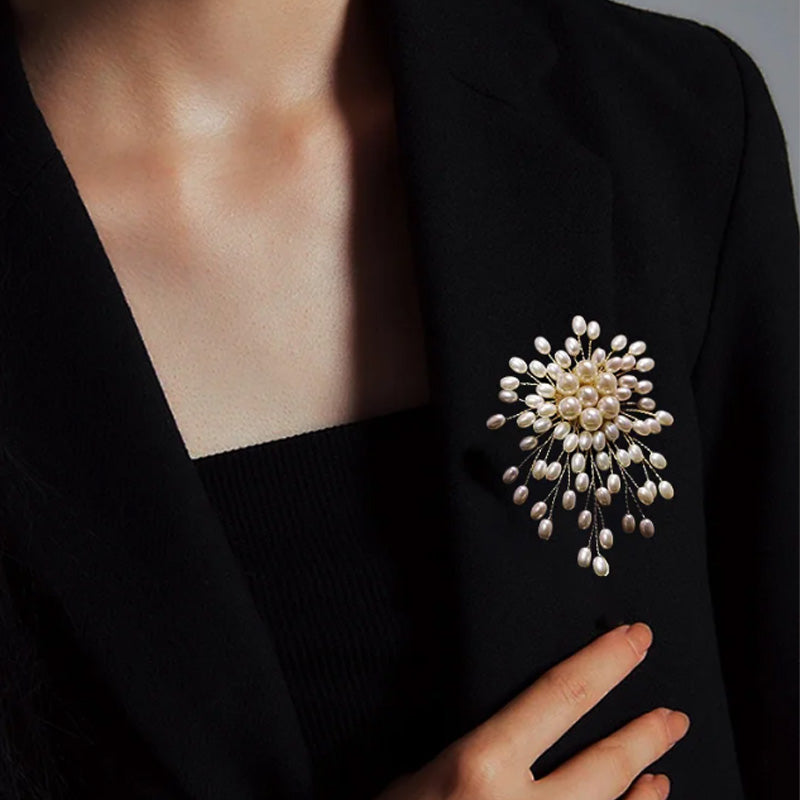 ✨Ladies' high-end exquisite handmade pearl brooch（50% OFF）