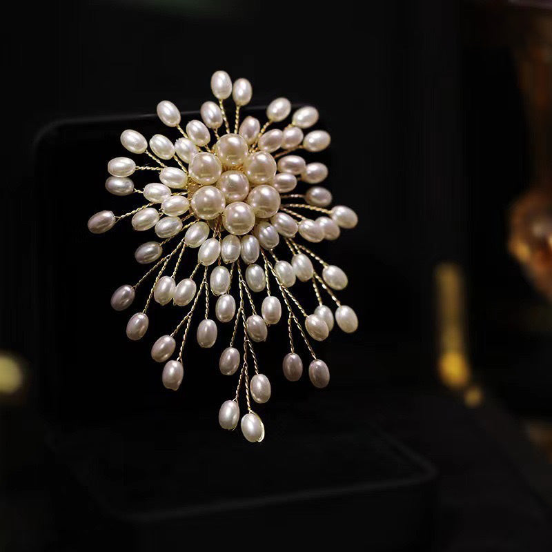 ✨Ladies' high-end exquisite handmade pearl brooch（50% OFF）