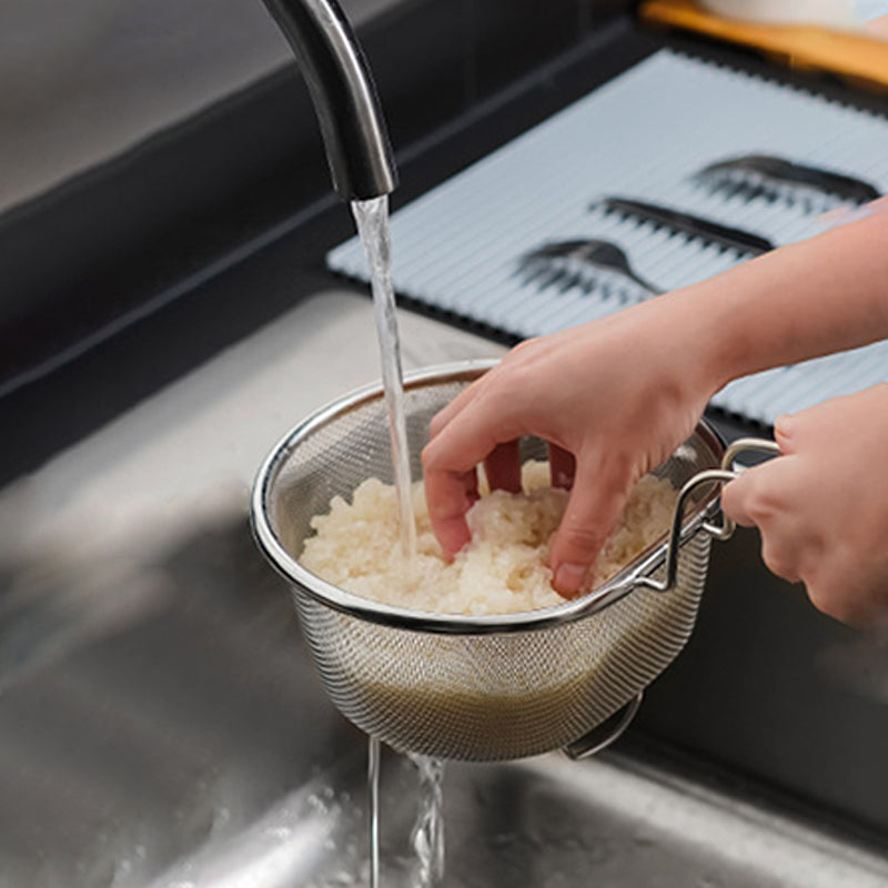 🎉 2026 Sale — Over 36,000 Sold! 💞 Handheld Steel Sieve – No Rust, No Splatter 🍲