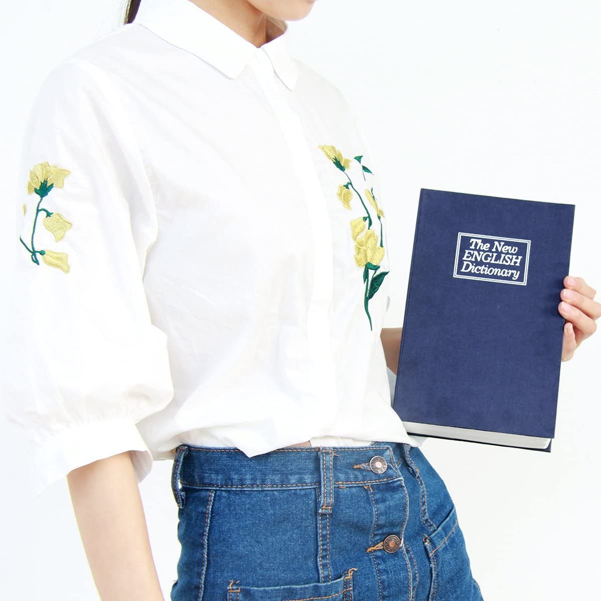 ⏳ 50% OFF! 🔒 SECRET BOOK SAFE - Realistic Hardcover with Combination Lock, Perfect for Valuables and Cash Disguised as Classic Literature 📚💰