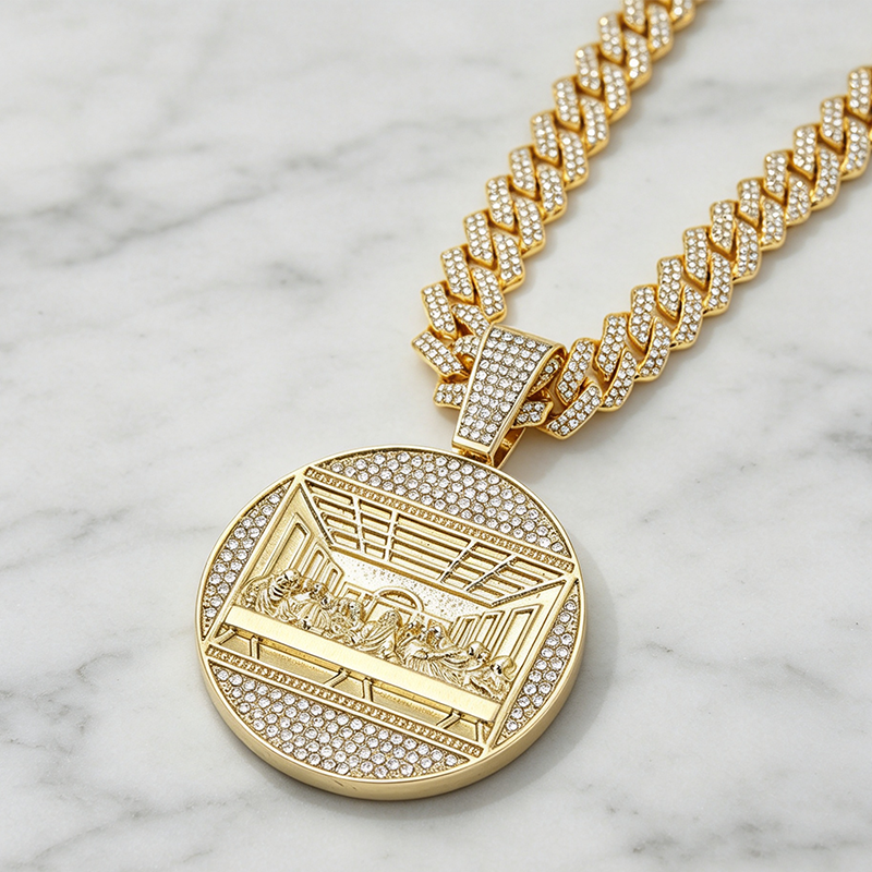🎉 2026 Sale — Over 46,000 Sold! 💎 Statement Cuban Pendant Chain Necklace – Iced Link Detail 🔥
