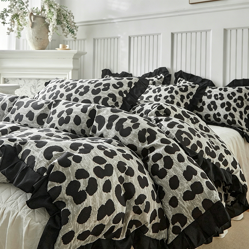 🛌Leopard Print Ruffle Duvet Cover Set – 3-Piece Bedding Set