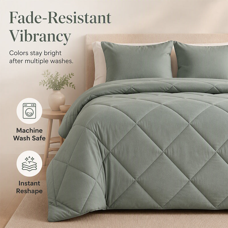 🛏️ Stop waking up cold and tangled — this 3-piece quilted set stays fluffy, breathes all season, and makes your bed look like it belongs in a hotel. 🏨