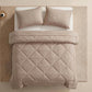 🛏️ Stop waking up cold and tangled — this 3-piece quilted set stays fluffy, breathes all season, and makes your bed look like it belongs in a hotel. 🏨