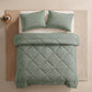 🛏️ Stop waking up cold and tangled — this 3-piece quilted set stays fluffy, breathes all season, and makes your bed look like it belongs in a hotel. 🏨